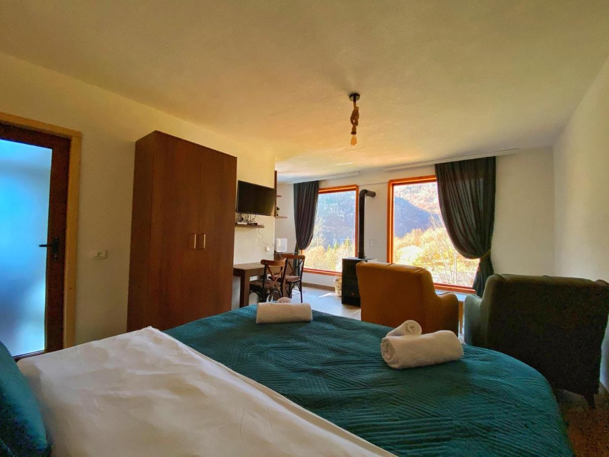 Chalet Kujta Peje Bagian luar foto