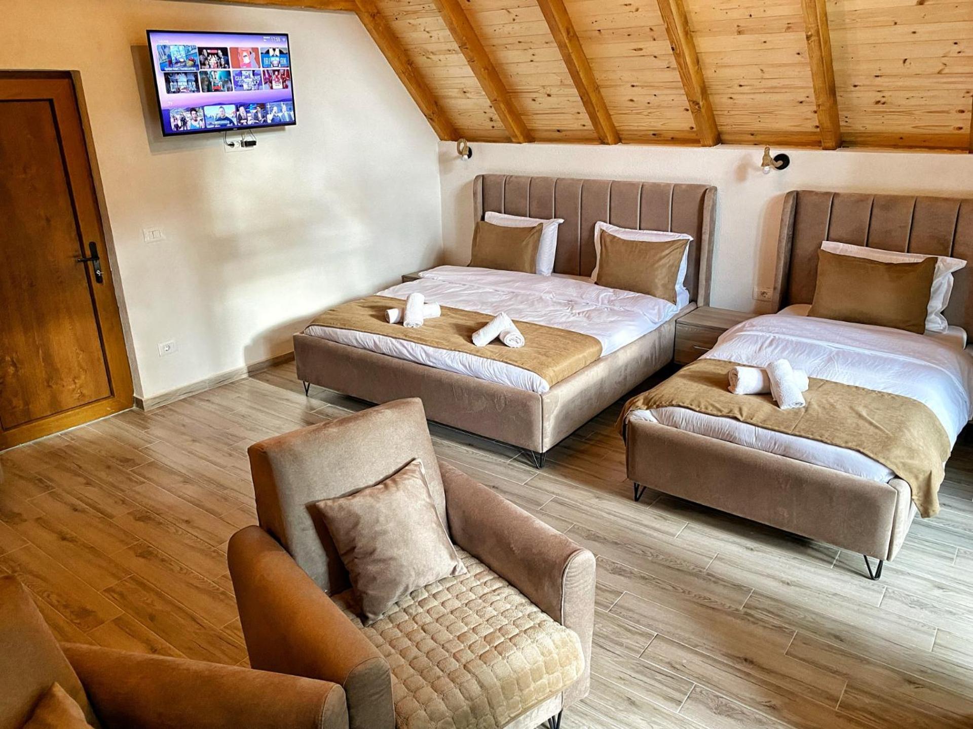 Chalet Kujta Peje Bagian luar foto
