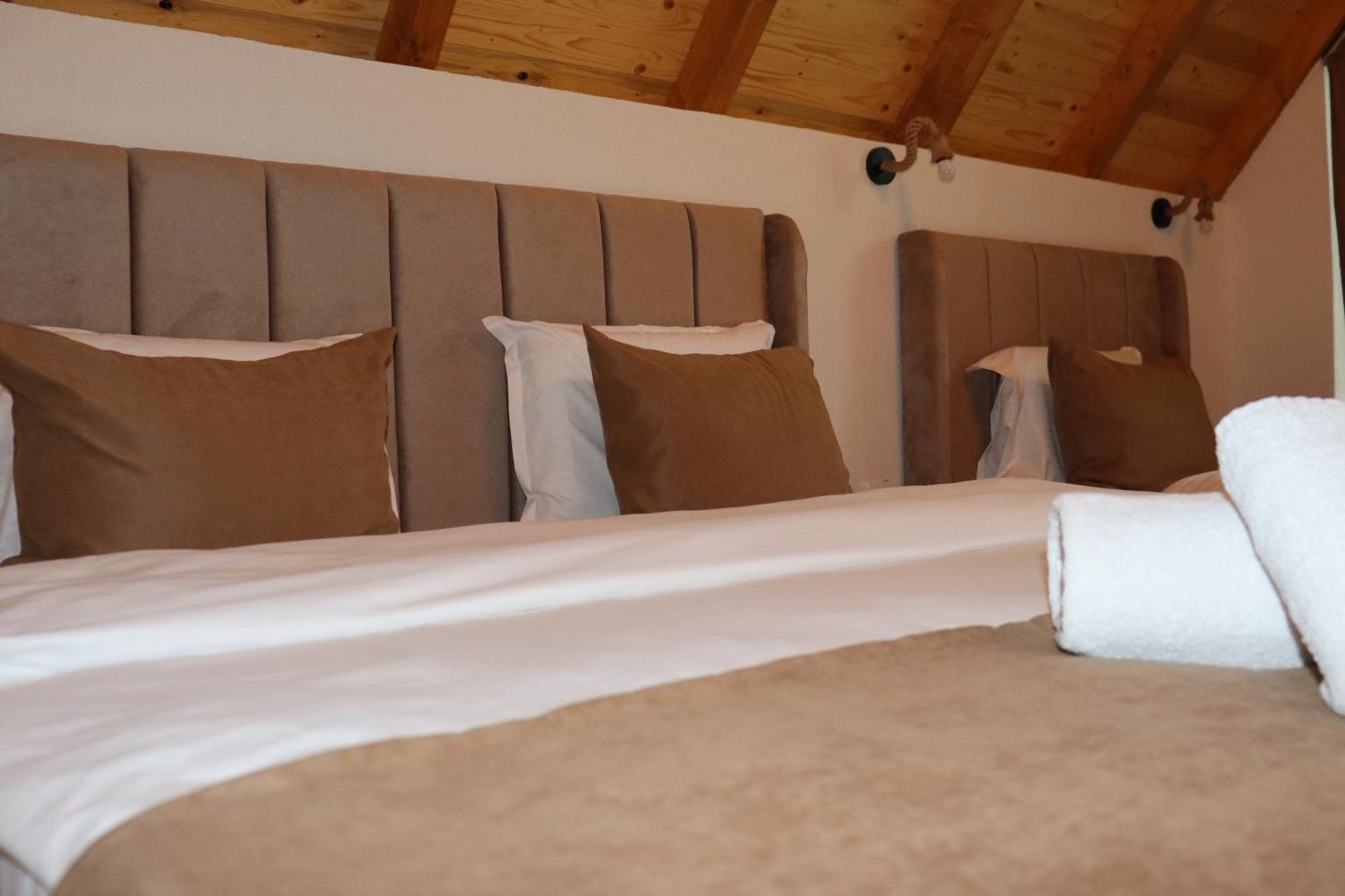 Chalet Kujta Peje Bagian luar foto