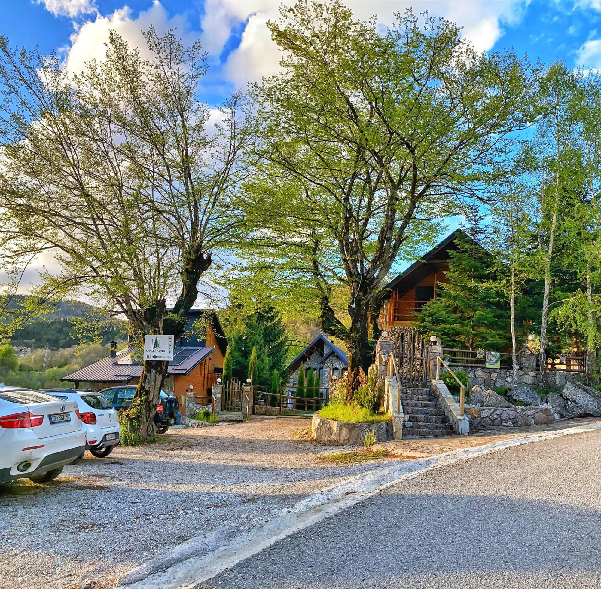 Chalet Kujta Peje Bagian luar foto